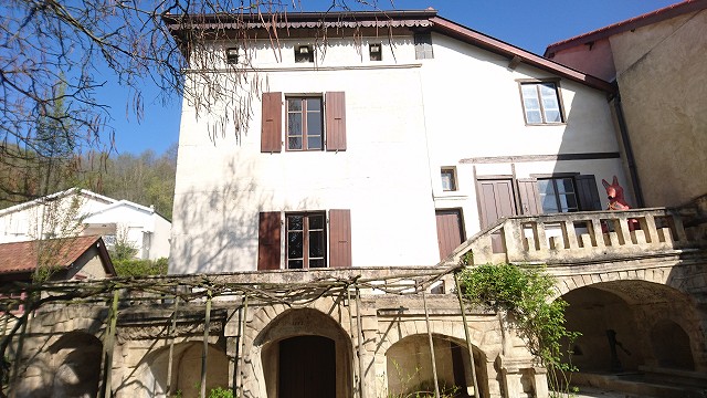 シュヴァルの理想宮の敷地内にある、シュヴァルが住んでいた家