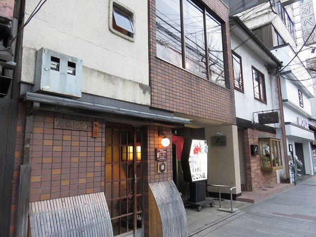 京都木屋町「ビートルmomo」の外観