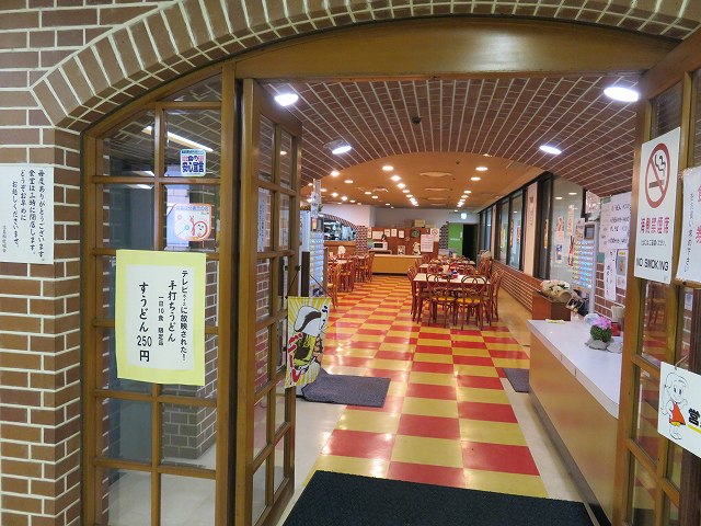 児島競艇場2階の食堂「サルビア」