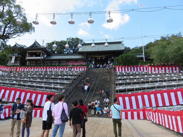 長崎市の諏訪神社の境内