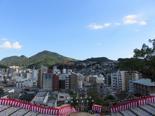 長崎市の諏訪神社の上から街を眺めたところ