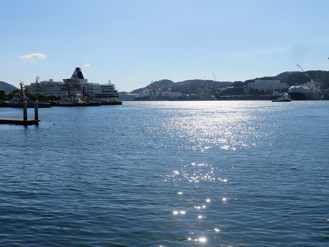 長崎市、出島ワーフから見える海