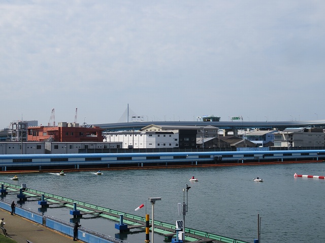 福岡競艇場の2マーク側水面