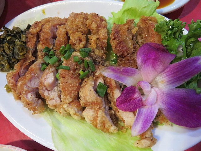 新橋の台湾料理「香味」の鶏排