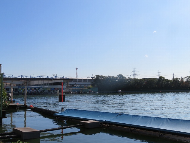 多摩川競艇場の水面2マーク側