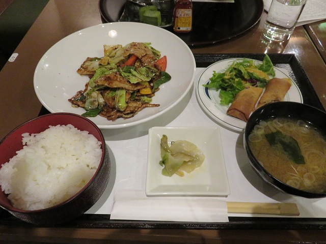 江戸川競艇場の指定席MIYABIのレストラン「takebue」の日替わり定食