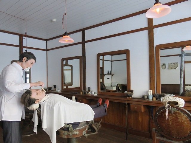 北海道開拓の村の旧山本理髪店