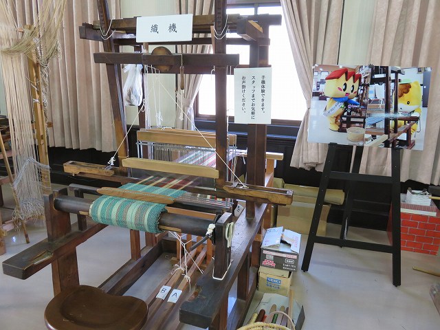 桐生織物記念館2階に展示されている機織り機