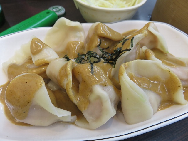 台南の「上海味道小籠湯包」の麻醬水餃子