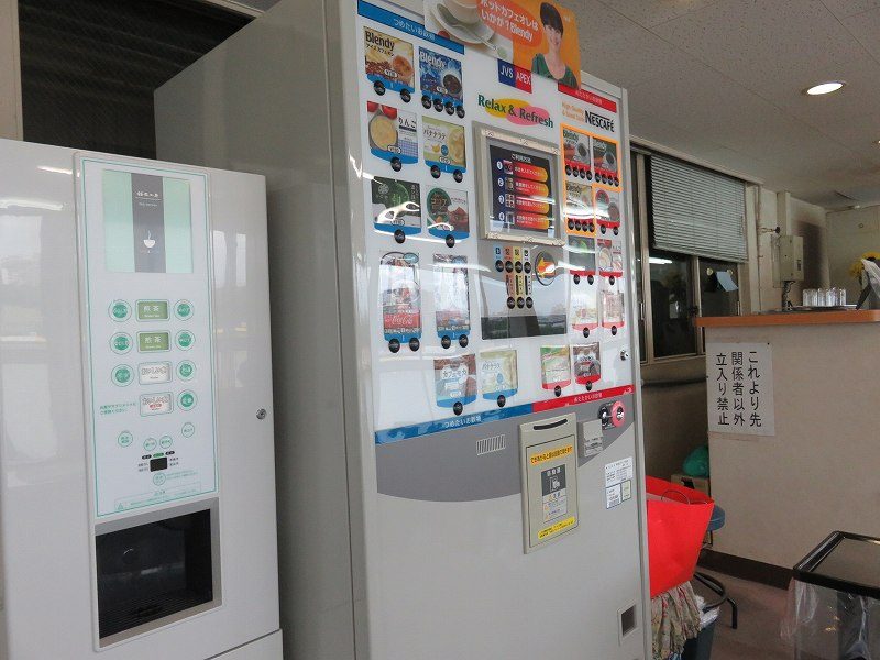 住之江競艇場の1階「中央招待席」に設置されているドリンクの自販機