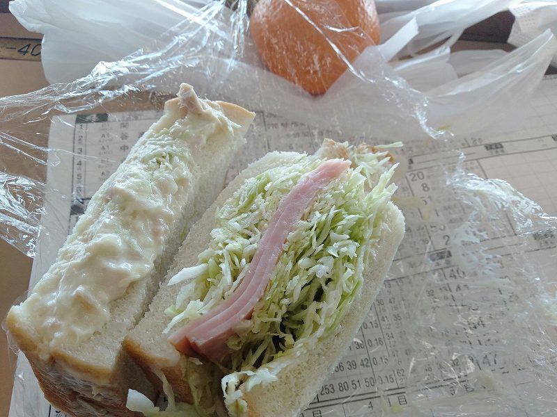 戸田競艇場の2階売店「ニューことぶき」のサンドイッチ