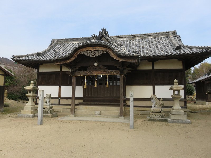 本島の「木烏神社」の境内