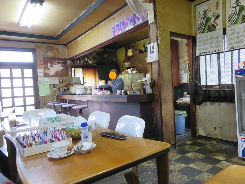 本島にある喫茶店「茶房伊達」の店内の様子