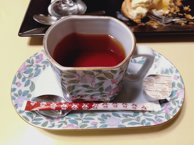 伊香保温泉の洋風旅館ぴのんの夕食の紅茶