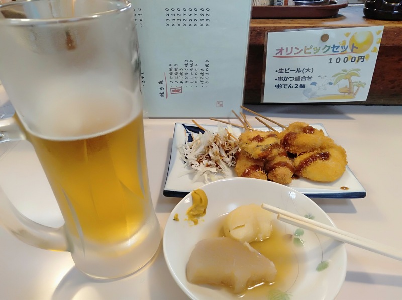 「大衆酒場寿海千丸店」のビールと串カツとおでん